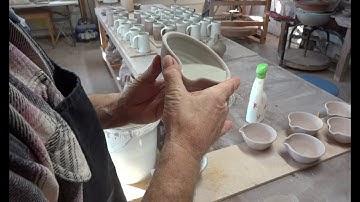 Raw glazing continued, and how to glaze GP bowls inside, with Simon Leach