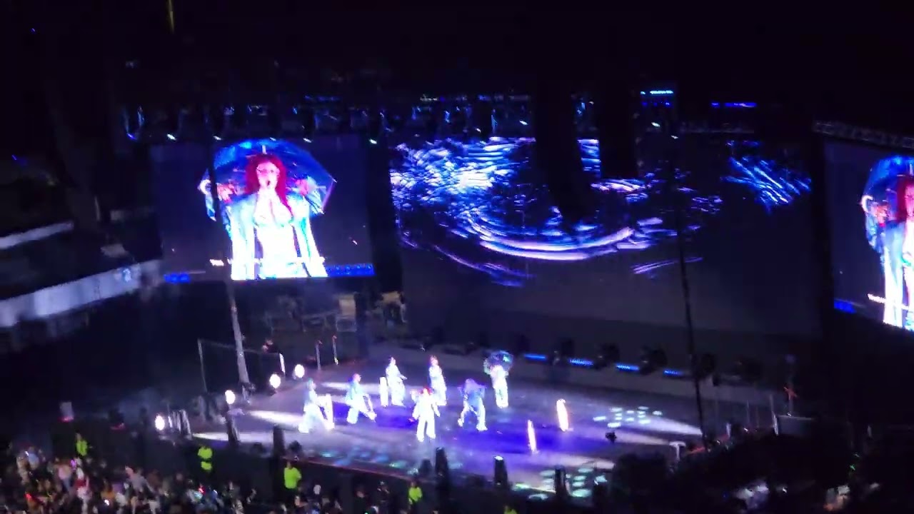 XG - IN THE RAIN (The First HOWL Mexico City)