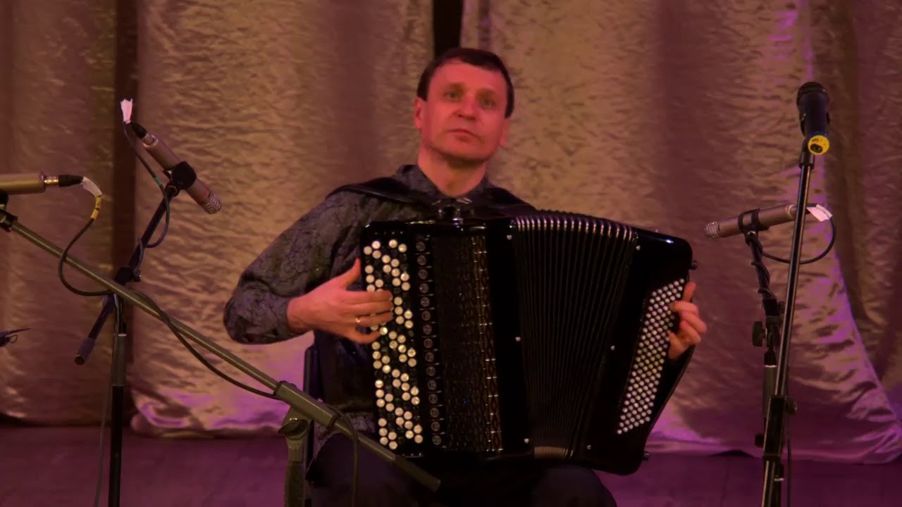 Л Малиновский Вот кто- то с горочки спустился - YouTube