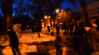 Днепропетровские Ультрас бъют титушек \ Ultras of Dnepropetrovsk beat criminals-mercenary