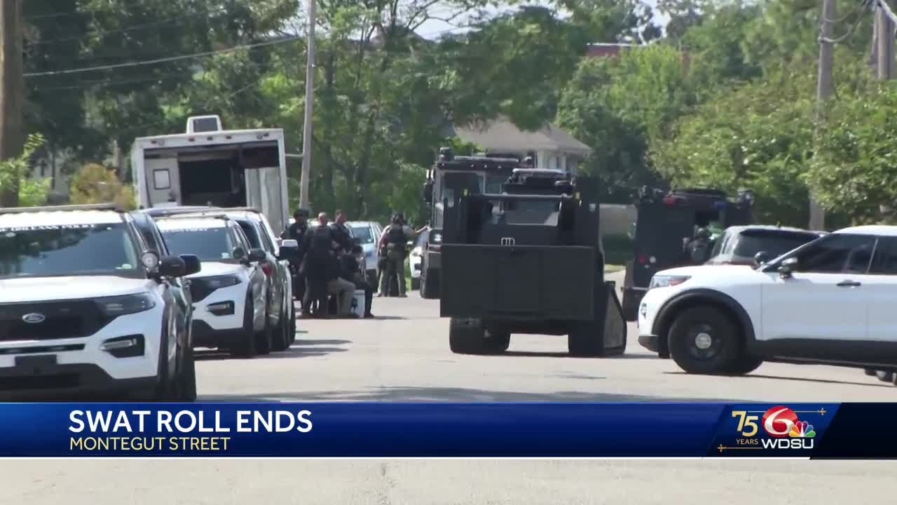 SWAT Roll ends at Gentilly Woods home - YouTube