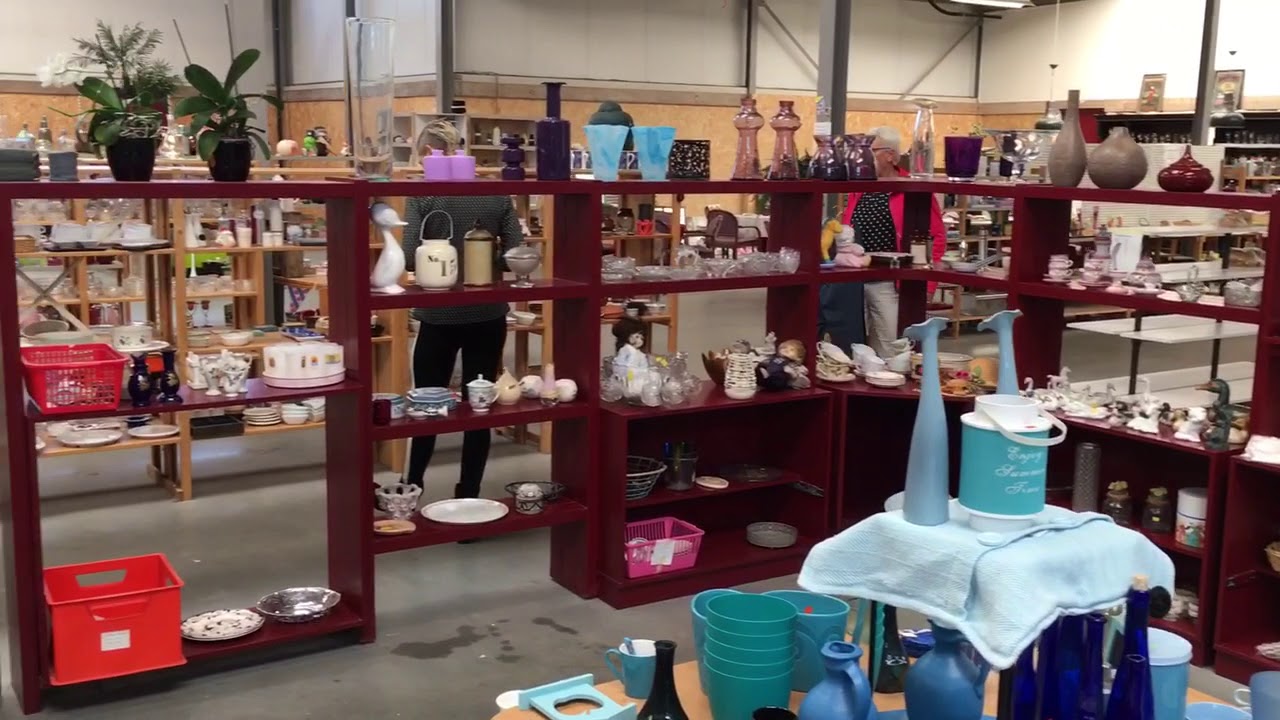 Het Friesch Dagblad bij Kringloopbedrijf De Wissel Dokkum