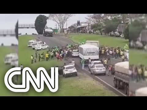 Carro atropela manifestantes em Mirassol (SP) | CNN 360°