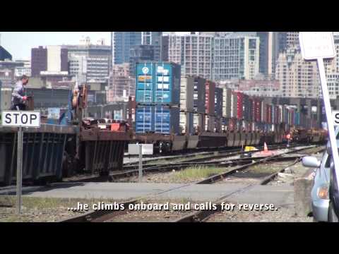 BNSF 2352 switching baretables in the Stacy Street...