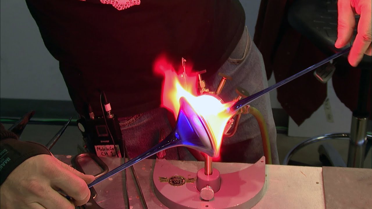 Live demonstration: Artist uses torch to blow glass flower 