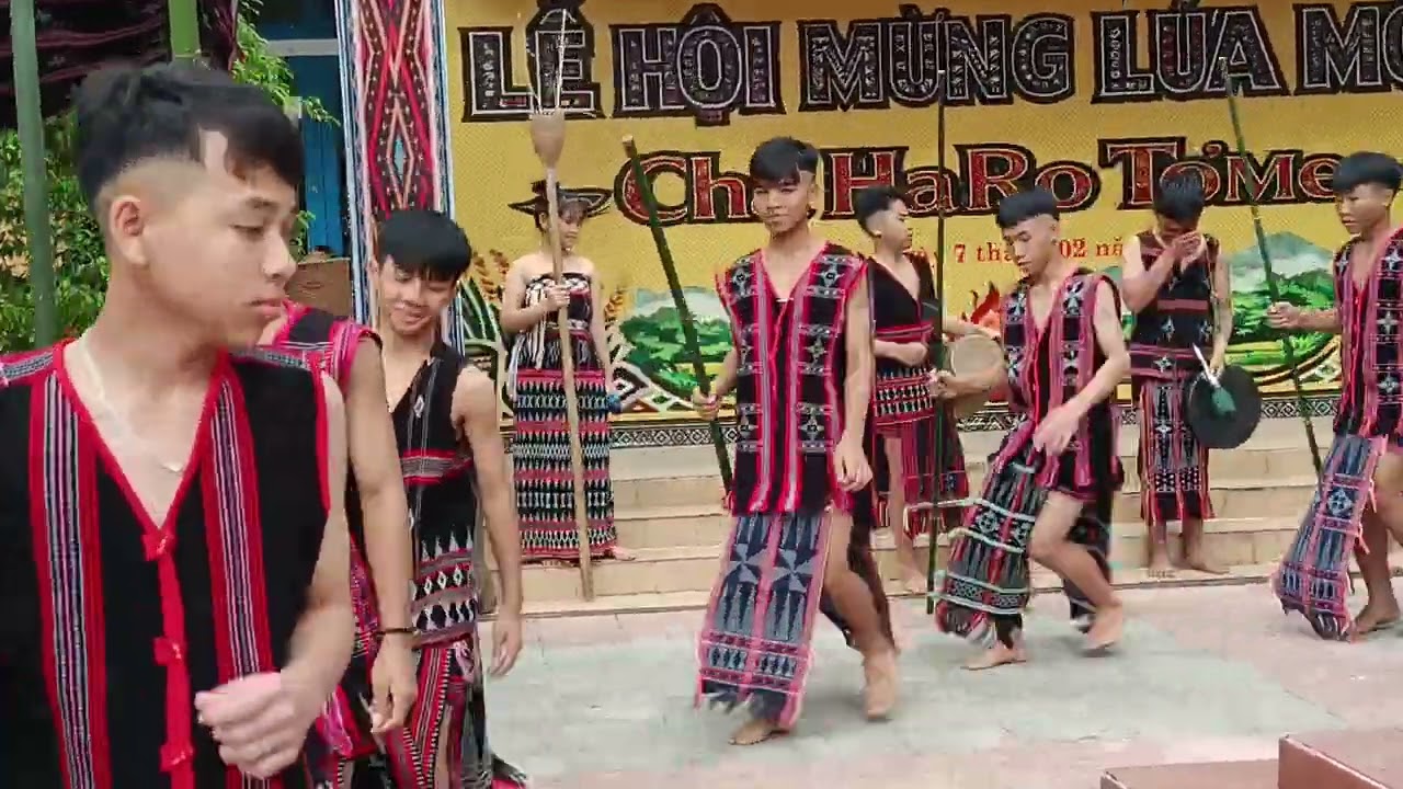 TUẤN ANH GIỚI THIỆU, MUA TÂNG TÂNG ZA ZA