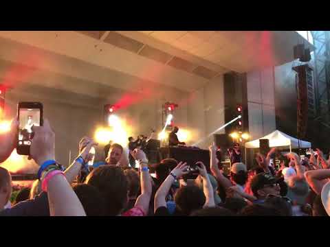 Virgil Abloh Plays “Ghost Town” By Kanye West at Lollapalooza 2018