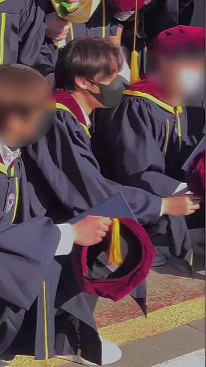 DOYOUNG Graduation Day