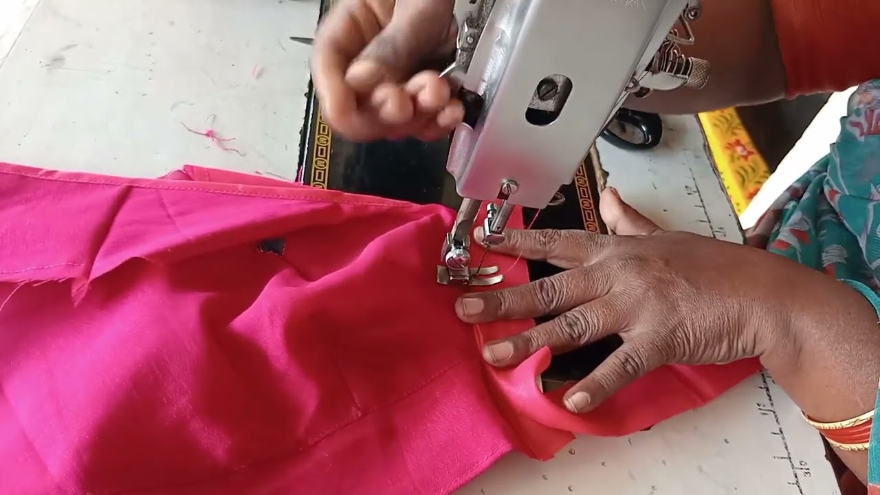 బ్లౌజ్ కుట్టే టప్పుడు హుక్సులు పెట్టడం