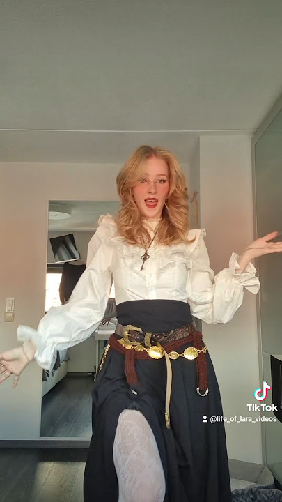 crocheting a belt to hold up my skirt #halloween #costume #OOTD #outfit #crochet #crochettutorial