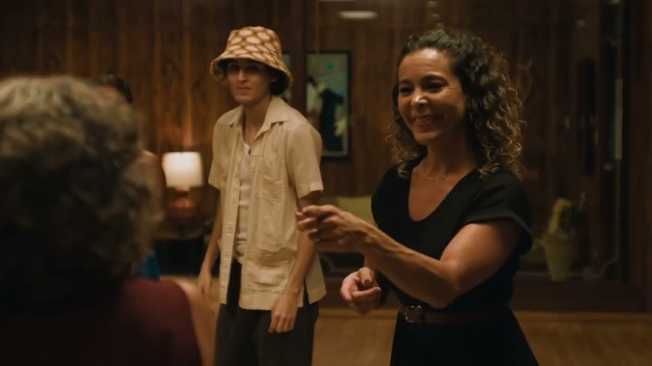 BAD BUNNY   BAILE INoLVIDABLE   DeBÍ TiRAR MáS FOToS