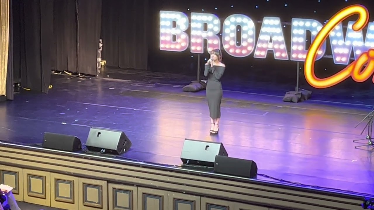 BroadwayCon Star To Be Finalist 2022 - Olivia Hellman
