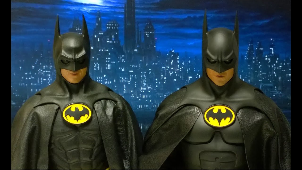 HOT TOYS 89 & 92 BATMAN COMPARISON - YouTube