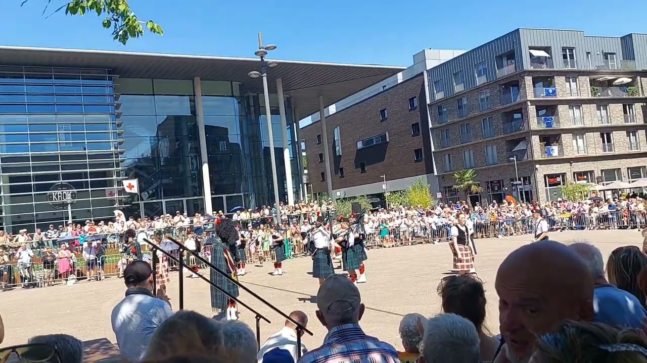 2025-1-mei, Taptoe en O-parade Genk, België