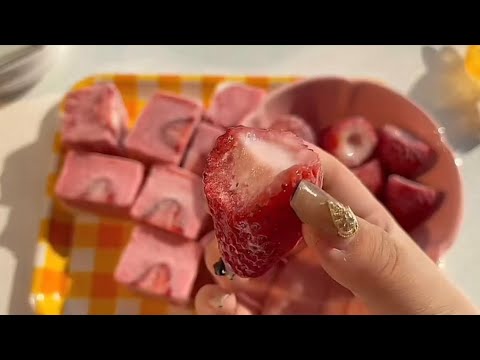 دخل على ولدخالتي بالغر فه وغطيت وجهي بالطرحه وقلت أنا اتغطى اطلع 