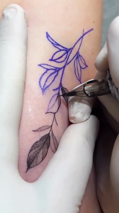 WORLD Tattoo 2023/FLOWER TATTOO /Fine Line #tattoo #tattooartist #smalltattoos #art