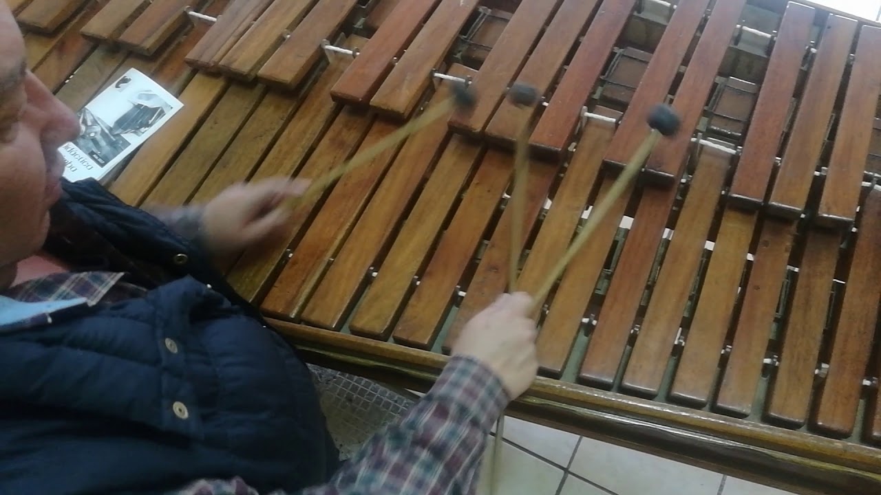Linda Morena tutorial centro armónico marimba fácil letto band   - Com Valentín del Valle Góngora