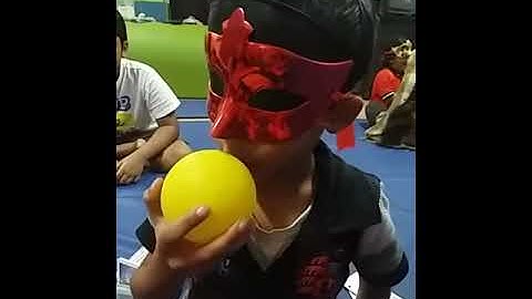 Recognising ball colours blindfolded