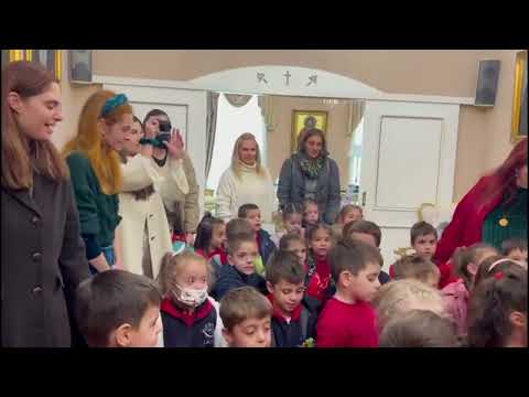 Κάλαντα στον Σεβασμιώτατο Μητροπολίτη Πειραιώς κ.Σεραφείμ, από τα παιδιά των Εκπαιδευτηρίων μας.
