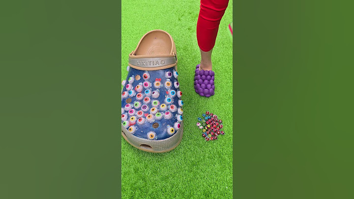 Super cool giant slippers 🦶🦶 grape slippers 🌽🌽🌽 #love #trending #slippers
