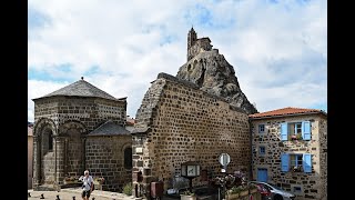 Le puy en Velay - La chapelle Saint Michel d&#39;Aiguilhe (4K) - Région Auvergne Rhône Alpes - France