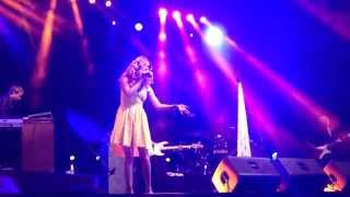 Joss Stone- Fell in love with a boy- live Bogotá.