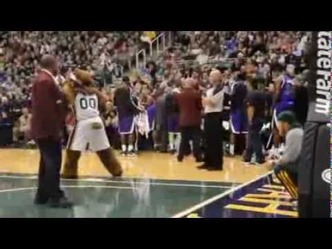 حكم يرقص جانجم ستايل في الوقت المستقطع