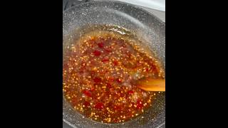 آموزش سس چیلی تای یه سس تند و شیرین خوشمزه    آموزش آشپزی        رژیمی  سس  چیلی تند سمعها