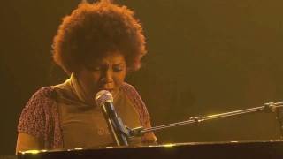 Carleen performs "Woman in Me" on France's "One Shot Not"