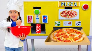 Ellie and Andrea Plays with Pizza Machine for Kids screenshot 4