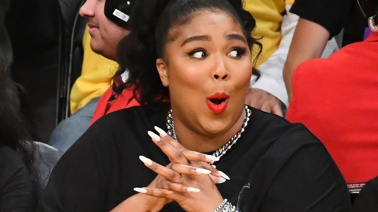 Thirsty Lizzo Banned From Lakers Staples Center After Bare Butt Thong Twerk Youtube