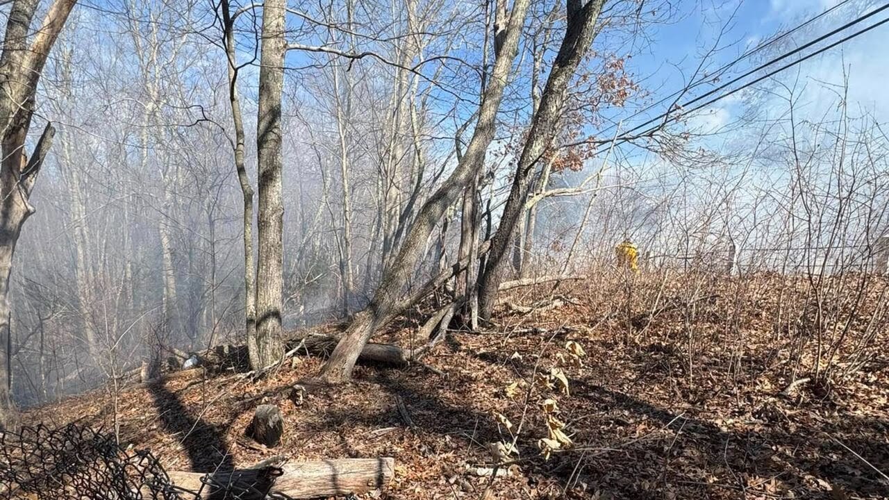 Crews battle brush fire in Monson - YouTube