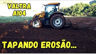 🚜 VALTRA A104 TAPANDO VALOS - MAIS UMA VEZ...