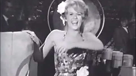 Cricket Blake (Connie Stevens) - Hawaiian Eye Theme
