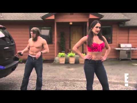 Видео: Total Divas S1E2 Clip #3   Bella Twins, John Cena and Daniel Bryan in wood chopping contest 720