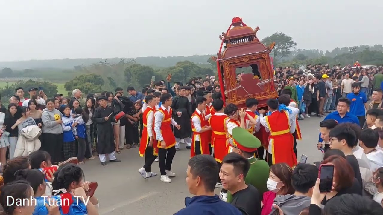 LỄ HỘI ĐÀO NGUYÊN.  Trọn vẹn  Lễ rước kiệu hơn 5h mới hoàn thành