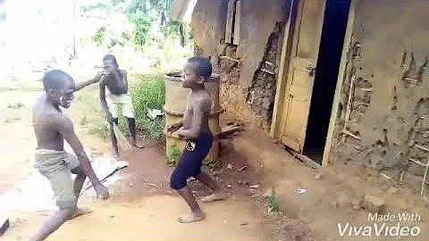 UGAdance junior brothers  dancing  apaasa pasa by Amooti omubalanguzi.