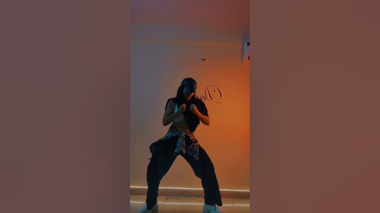 Raat Ke Dhaai Baje Dance Cover - Kaminey || #youtubeshorts #raatkedhaaibaje