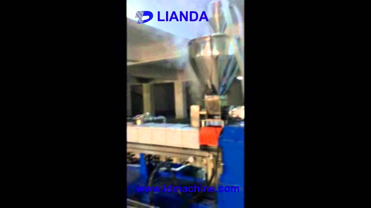 Parallel Twin-screw PET Granulating Machine (In our customer's factory)