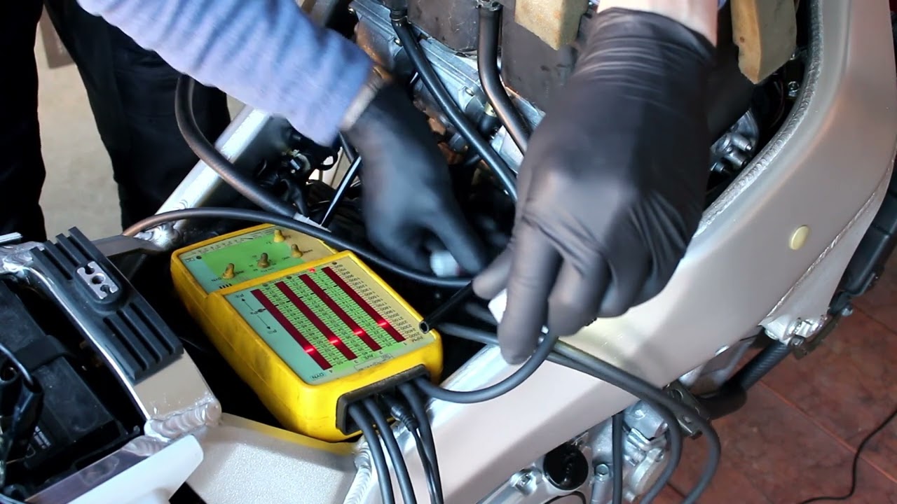 Yamaha YZF 750 - Startup and carbs synchronization