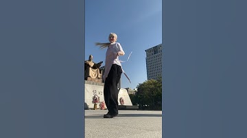 세종대왕님 앞에서 쓰리디