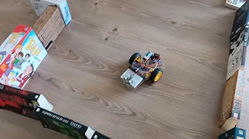 Arduino ve HCSR05 Ultrasonik sensör ile engelden kaçan robot..