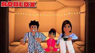 HAVING A SLEEPOVER IN A FORT on Bloxburg | Family Roleplay