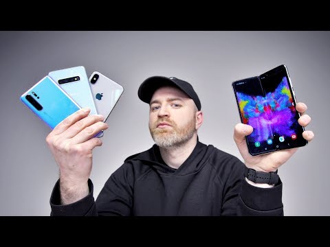 Samsung Galaxy Fold vs Flagship Smartphones