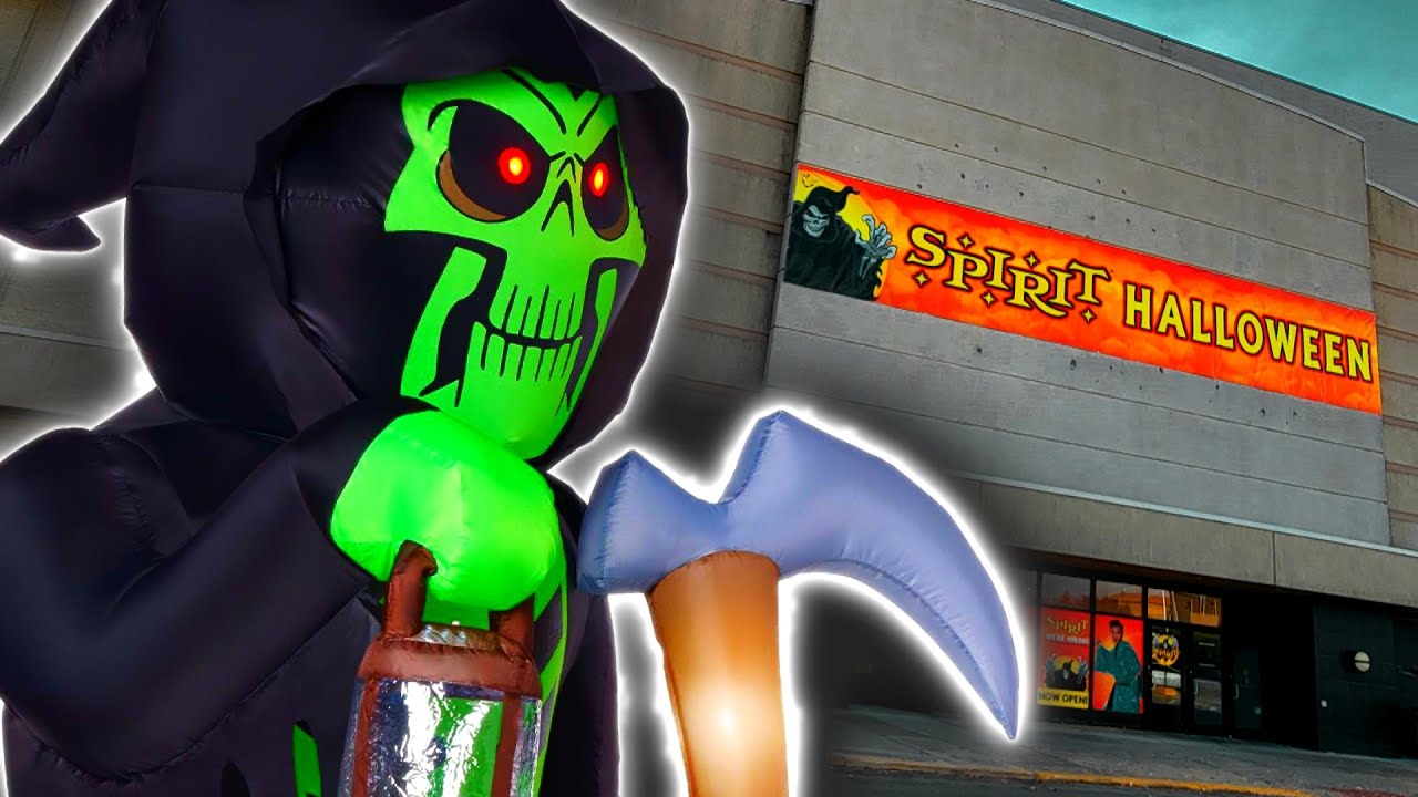 SPIRIT HALLOWEEN 2022 INSIDE ABANDONED ELDER BEERMAN DAYTON MALL OHIO