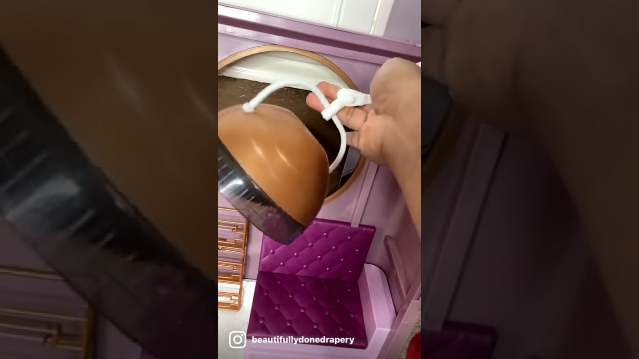 Unboxing of the Our Generation Salon on Wheels￼