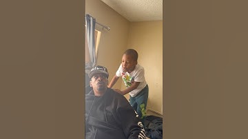 Mijn 5-jarige dochter heeft me te pakken met een klopklopgrap #lachenlegisch #gehandicaptekomiek ...