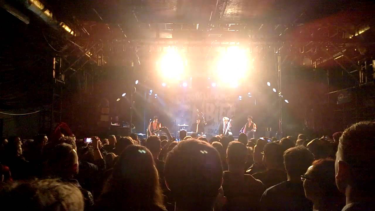 BZFOS Let me entertain you