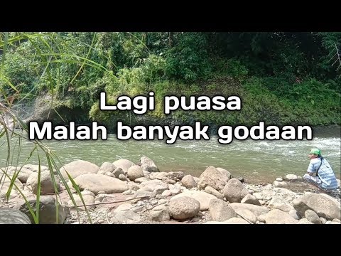 Mancing di sungai sambil ngabuburit malah ada yang mesum