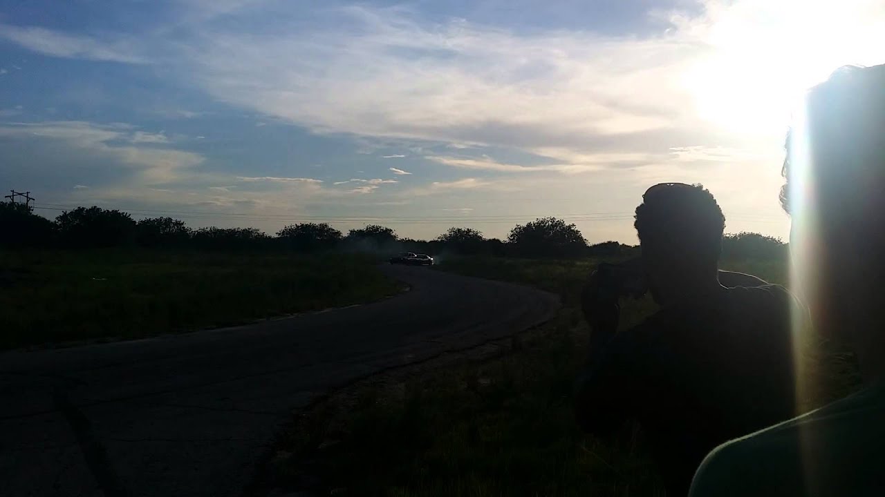 Rb25 g35 bouncing off rev limiter YouTube